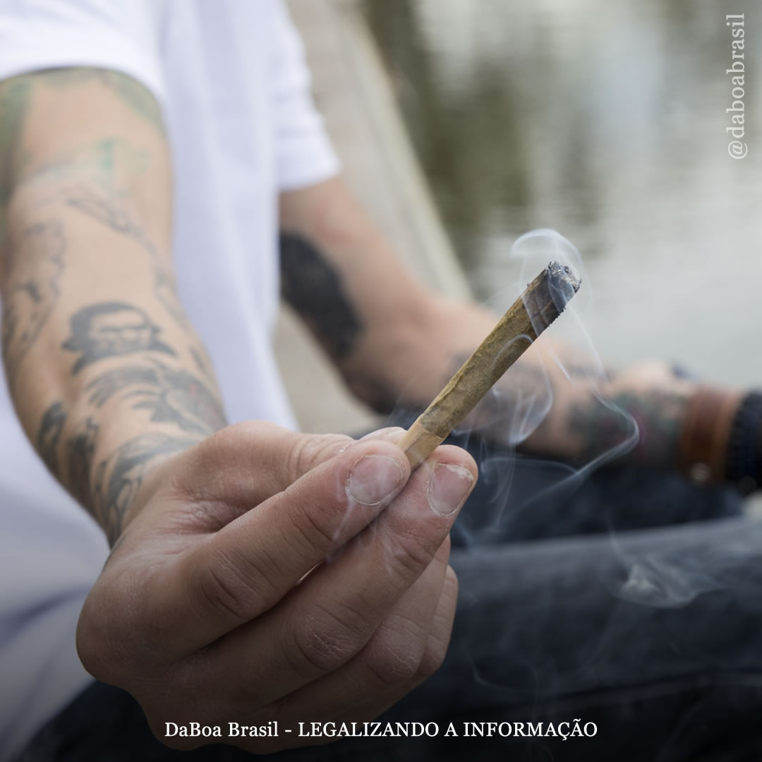 15% das pessoas em home office usam maconha enquanto trabalham, diz estudo