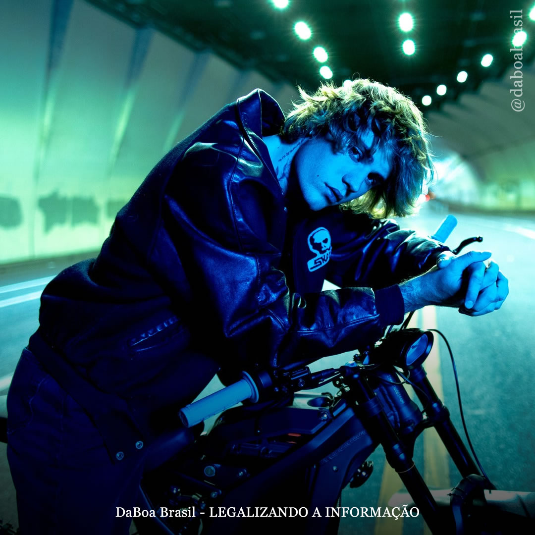 Justin Bieber se junta a projeto de protesto por pessoas presas por maconha