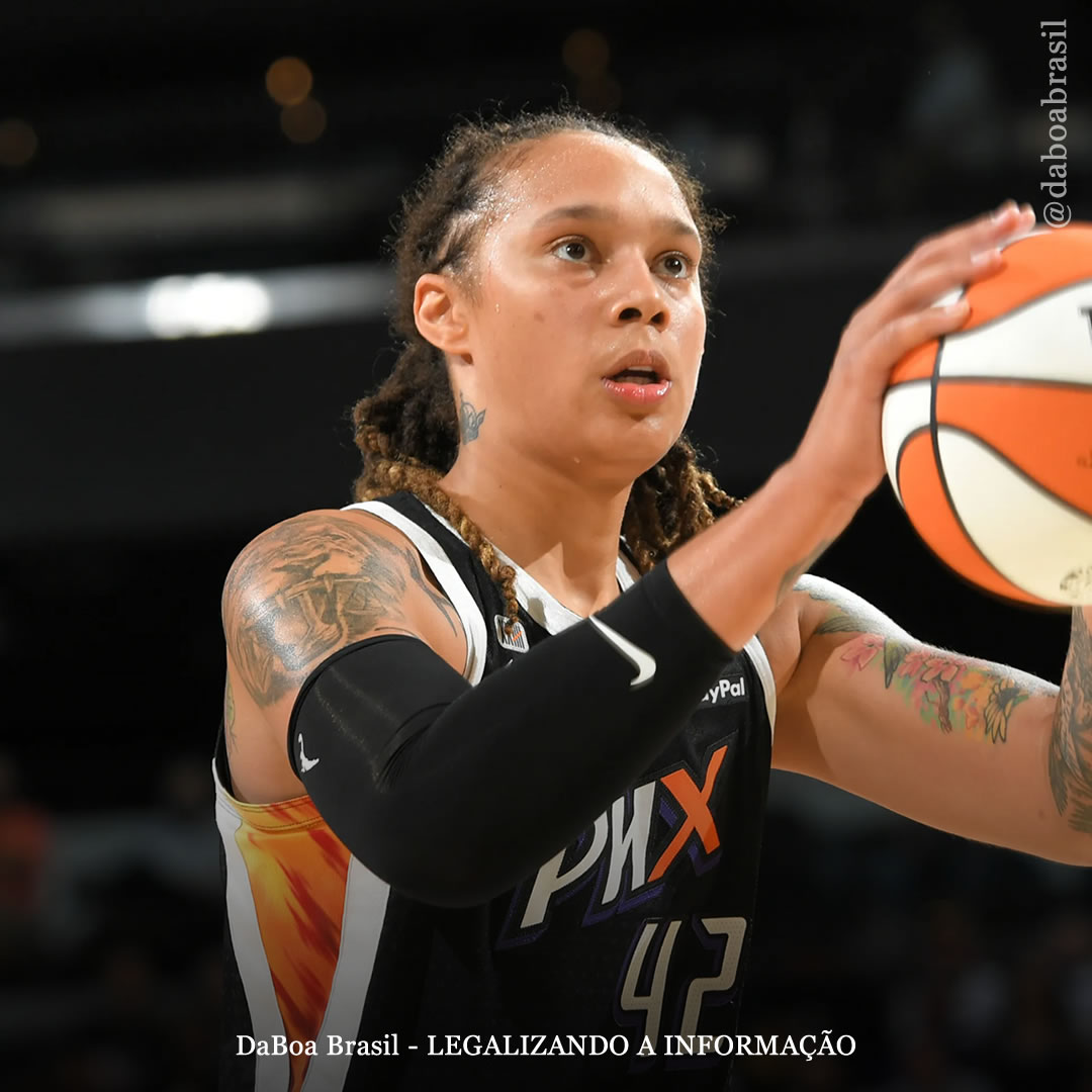 Estrela do basquete da WNBA, Brittney Griner, é condenada a 9 anos na Rússia por viajar com vaporizadores de THC