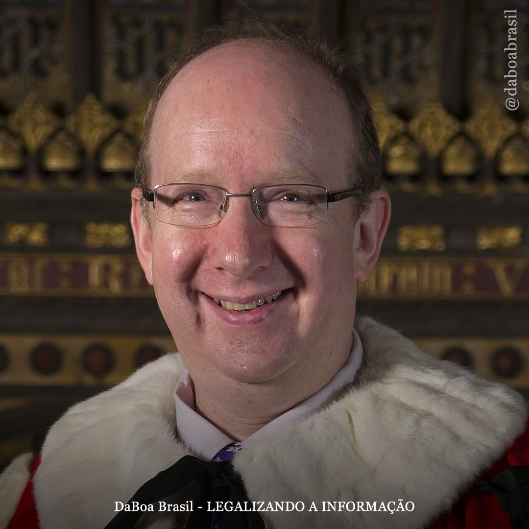 Reino Unido: político conservador se opõe brevemente ao capitalismo e às armas nucleares depois de fumar maconha