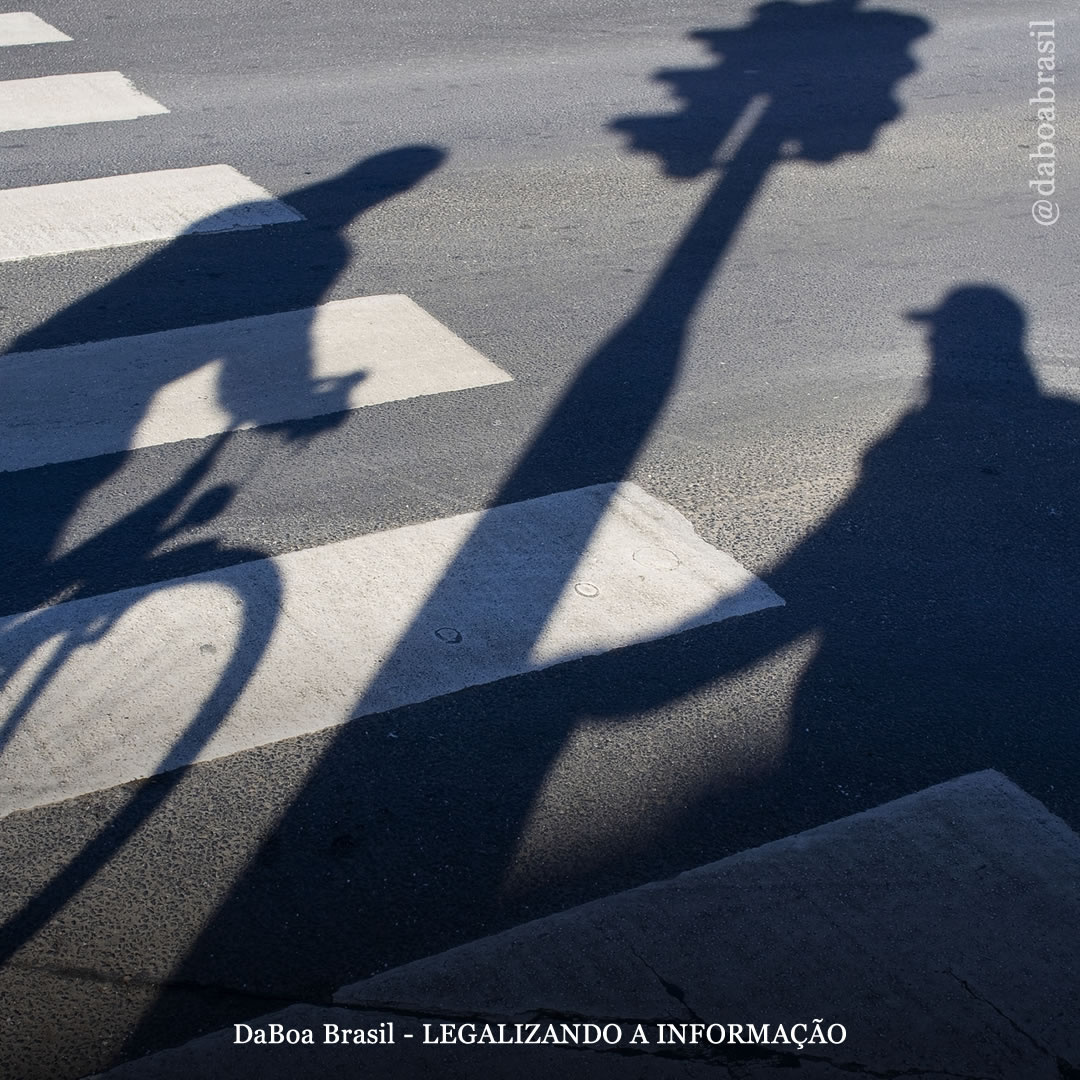 Maconha legal está associada a reduções no número de mortes relacionadas ao álcool envolvendo pedestres, diz análise