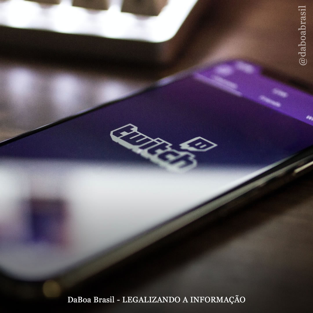 Twitch proíbe streamers de promover maconha, mas permite marcas de álcool em atualização de política