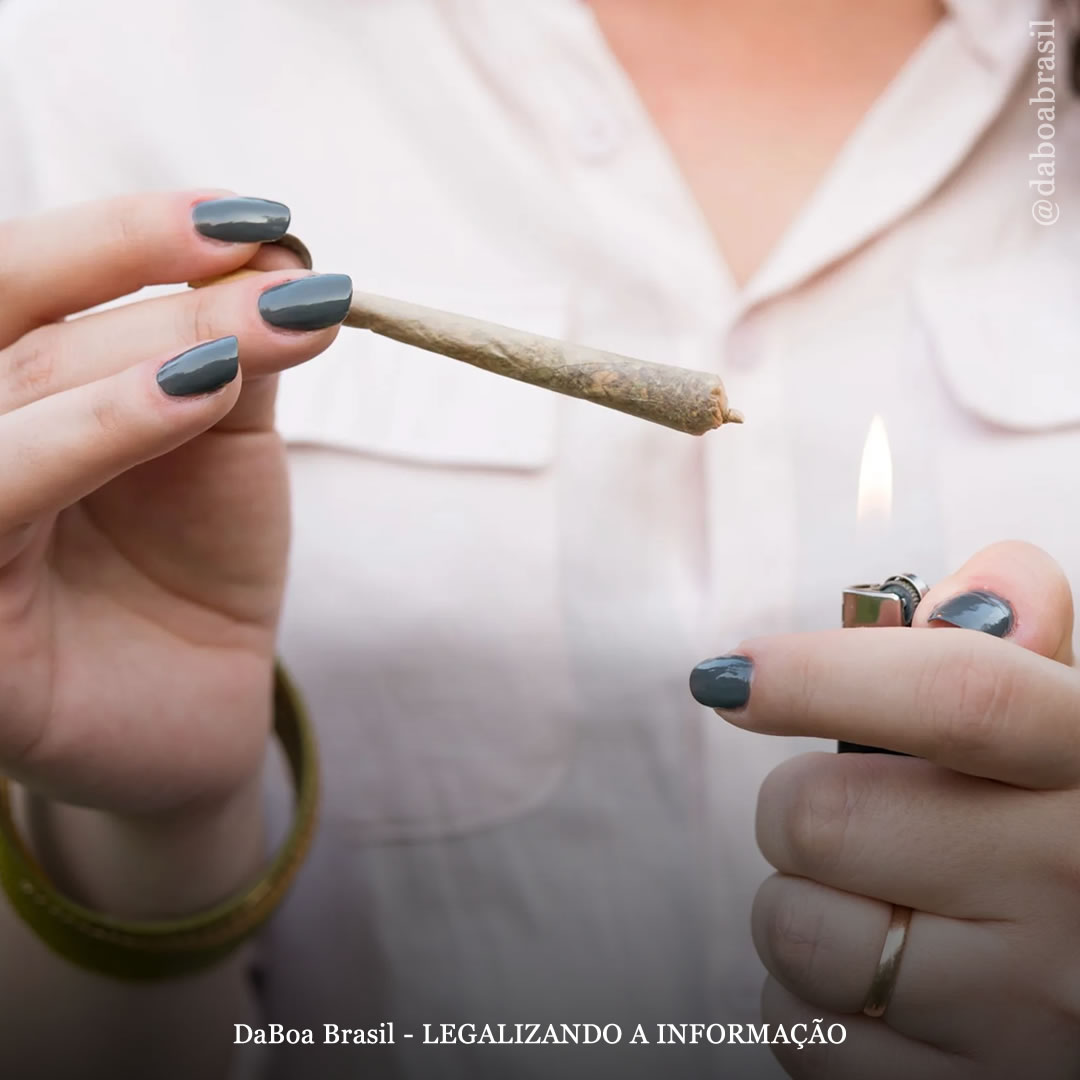 Mulheres de meia-idade usam maconha para aliviar a menopausa, revela pesquisa