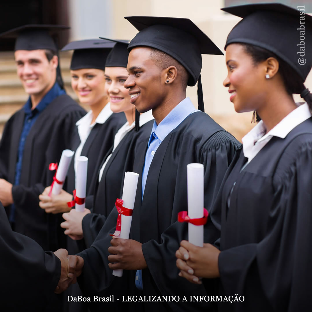 Faculdades em locais que legalizam o uso adulto da maconha veem aumento nas inscrições de estudantes com melhor desempenho, diz estudo