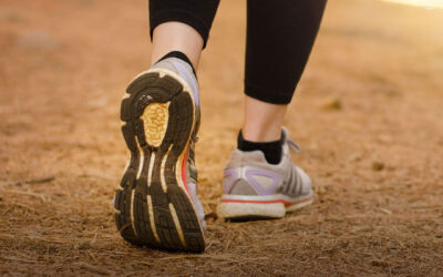 Usuários de maconha praticam mais caminhadas e se exercitam tanto quanto os não usuários, de acordo com um novo estudo que desafia estereótipos