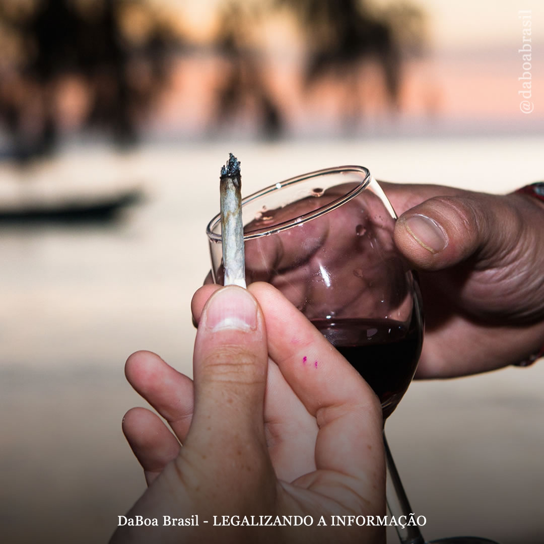 EUA: mais pessoas fumam maconha todos os dias do que bebem álcool diariamente, mostra pesquisa