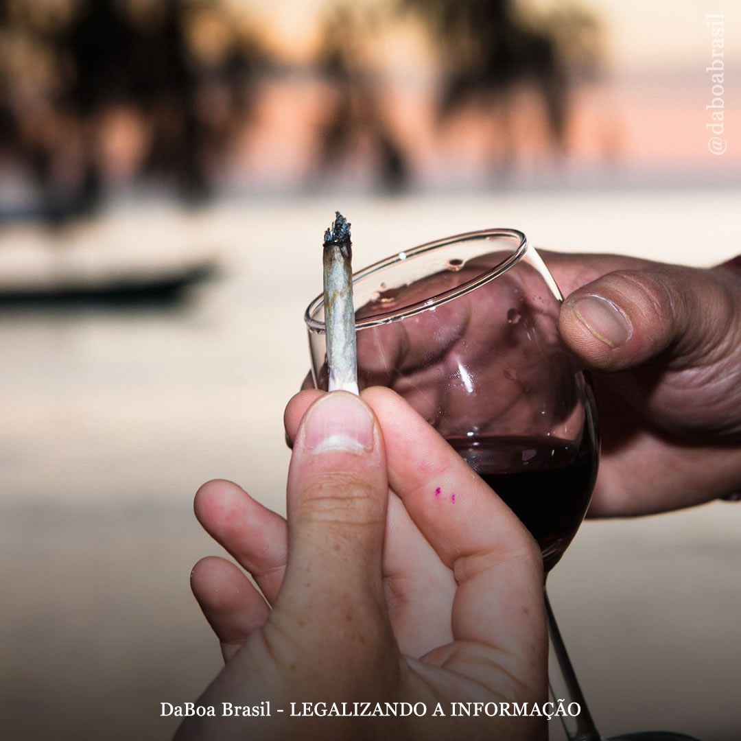 O uso frequente de maconha está associado a um menor risco de doenças hepáticas causadas pelo álcool, revela estudo