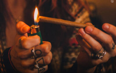 Mulheres frequentemente substituem medicamentos prescritos por maconha para controlar ansiedade e depressão, mostra pesquisa